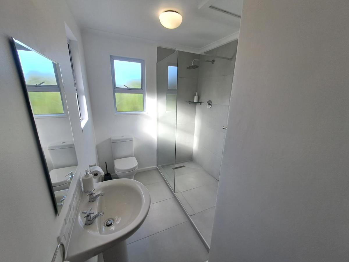 Atlantic Dream Beachfront Villa Скарборо Экстерьер фото